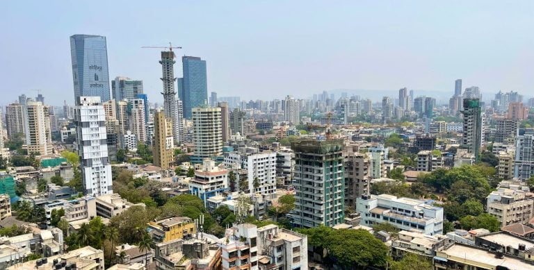 Read more about the article A Comprehensive Guide for First Time Home Buyers